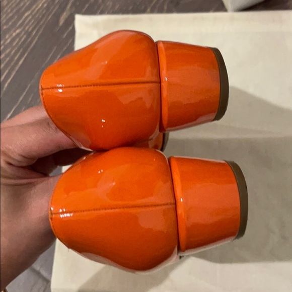 Salvatore Ferragamo Vera Pumps Shoes - Picture 3 of 6